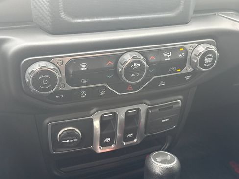 Used 2021 Jeep Wrangler Sport AWD/4WD image 14