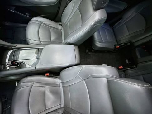 Used 2018 Buick Enclave Essence FWD image 22