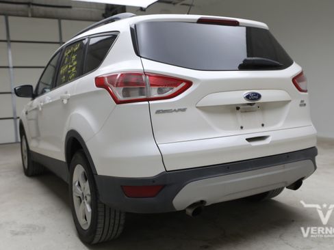 Used 2015 Ford Escape SE w/ Equipment Group 201A AWD/4WD image 2