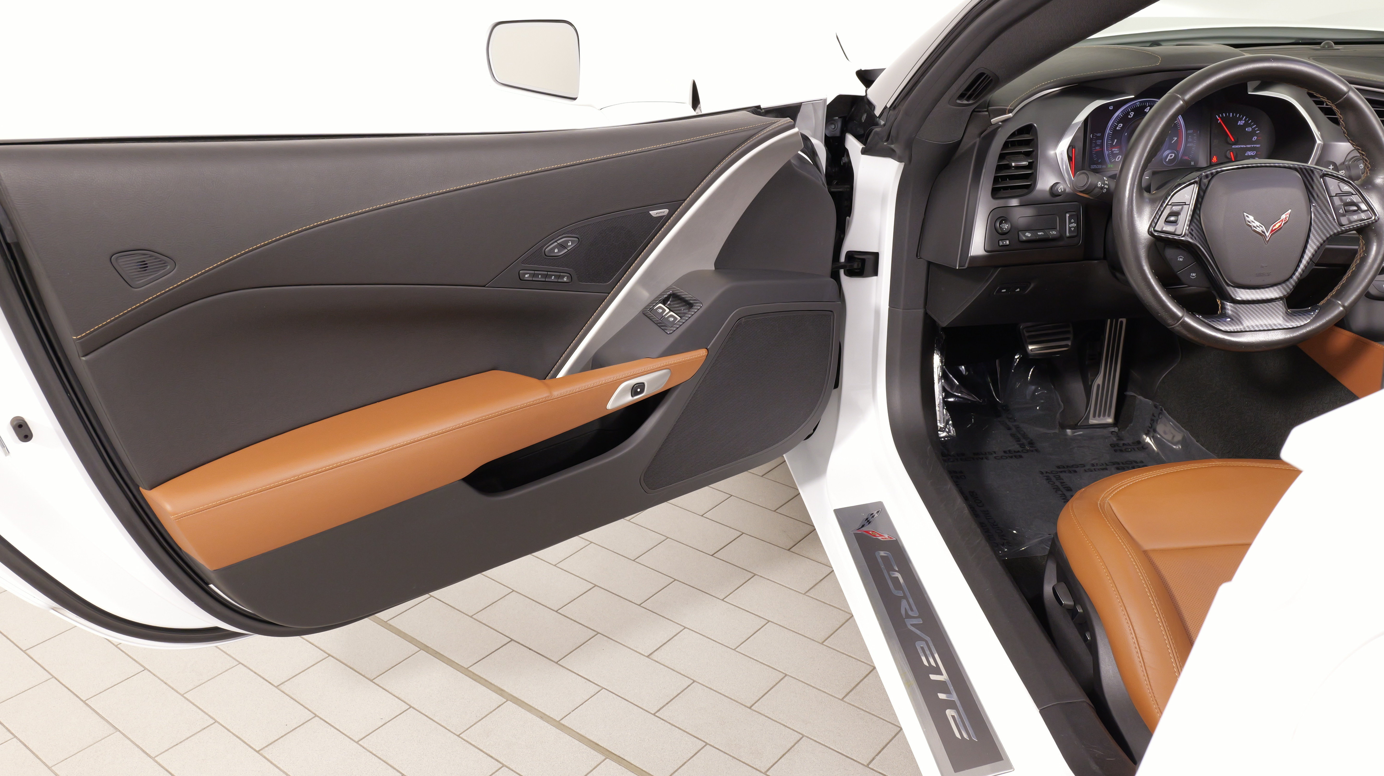 Used 2015 Chevrolet Corvette Stingray Convertible w/ 2LT Preferred Equipment Group RWD image 27
