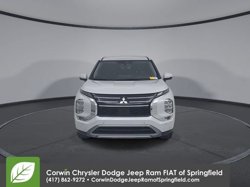 Used 2025 Mitsubishi Outlander SE FWD image 5