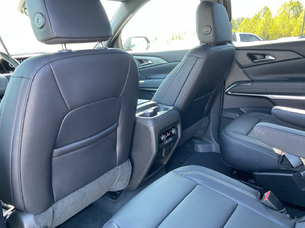 Used 2026 Chevrolet Traverse LT w/ Driver Confidence Package AWD/4WD image 28