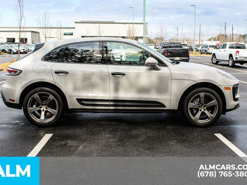 Used 2024 Porsche Macan image 9