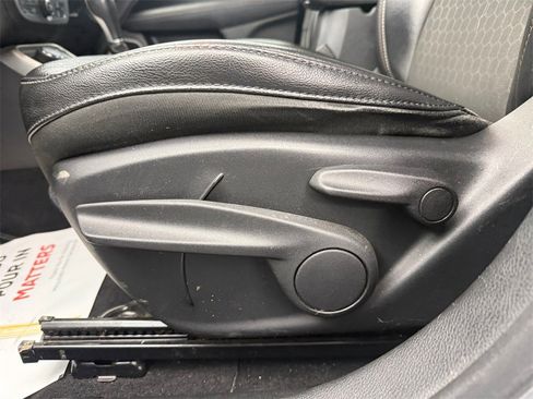 Used 2019 Jeep Compass Latitude w/ Cold Weather Group image 13