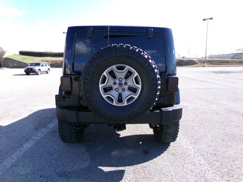 Used 2015 Jeep Wrangler Rubicon w/ Power Convenience Group image 7