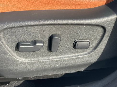 Used 2019 Nissan Rogue SL w/ Premium Package image 25