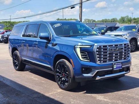 Used 2026 GMC Yukon XL Denali w/ Sun & Power Step Package AWD/4WD image 7