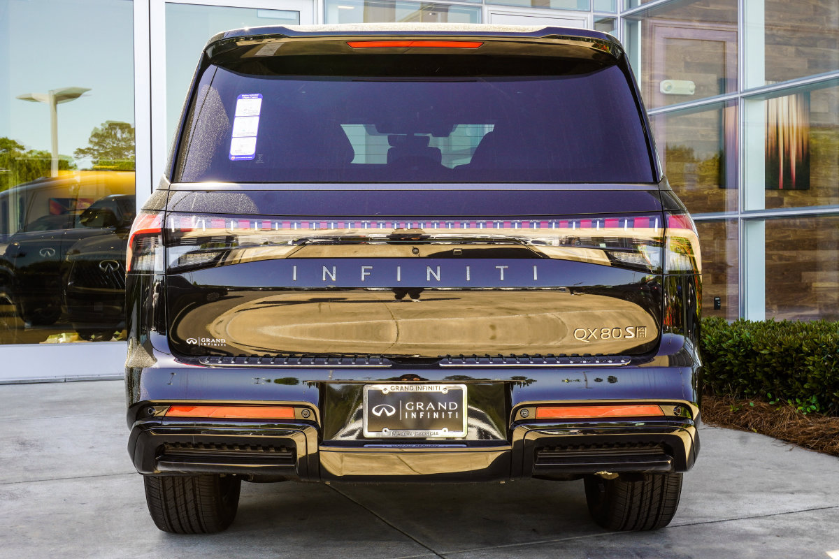 Certified 2026 INFINITI QX80 4WD w/ Sport Exterior Package image 12