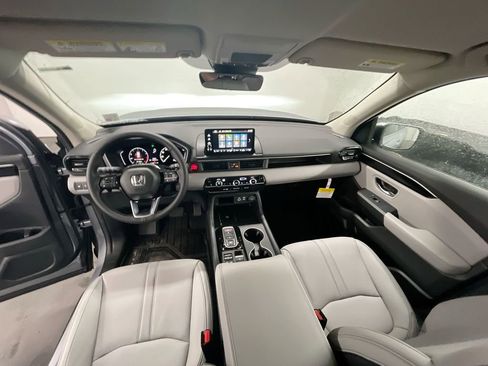 Used 2025 Honda Pilot EX-L image 2