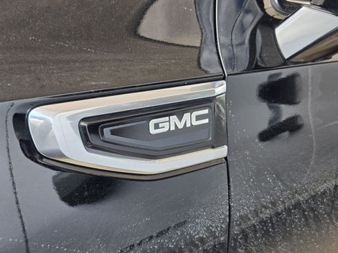 Used 2023 GMC Yukon XL Denali AWD/4WD image 5
