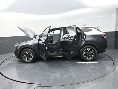 Used 2024 Kia Sportage LX image 38