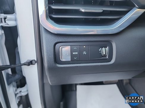 Used 2024 GMC Acadia Elevation w/ Luxury Package image 17