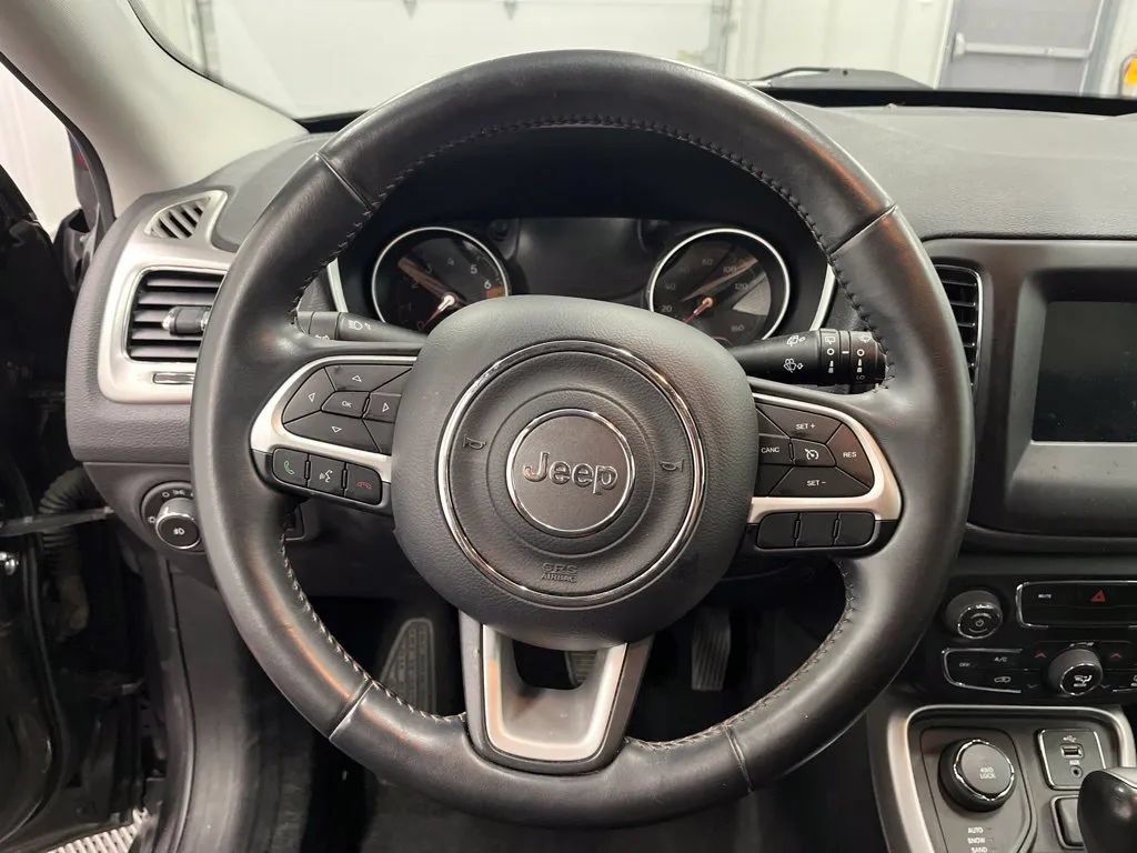 Used 2018 Jeep Compass Latitude w/ Popular Equipment Group AWD/4WD image 22