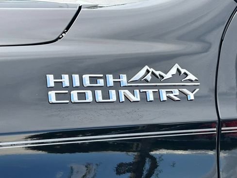 Used 2025 Chevrolet Tahoe High Country AWD/4WD image 20