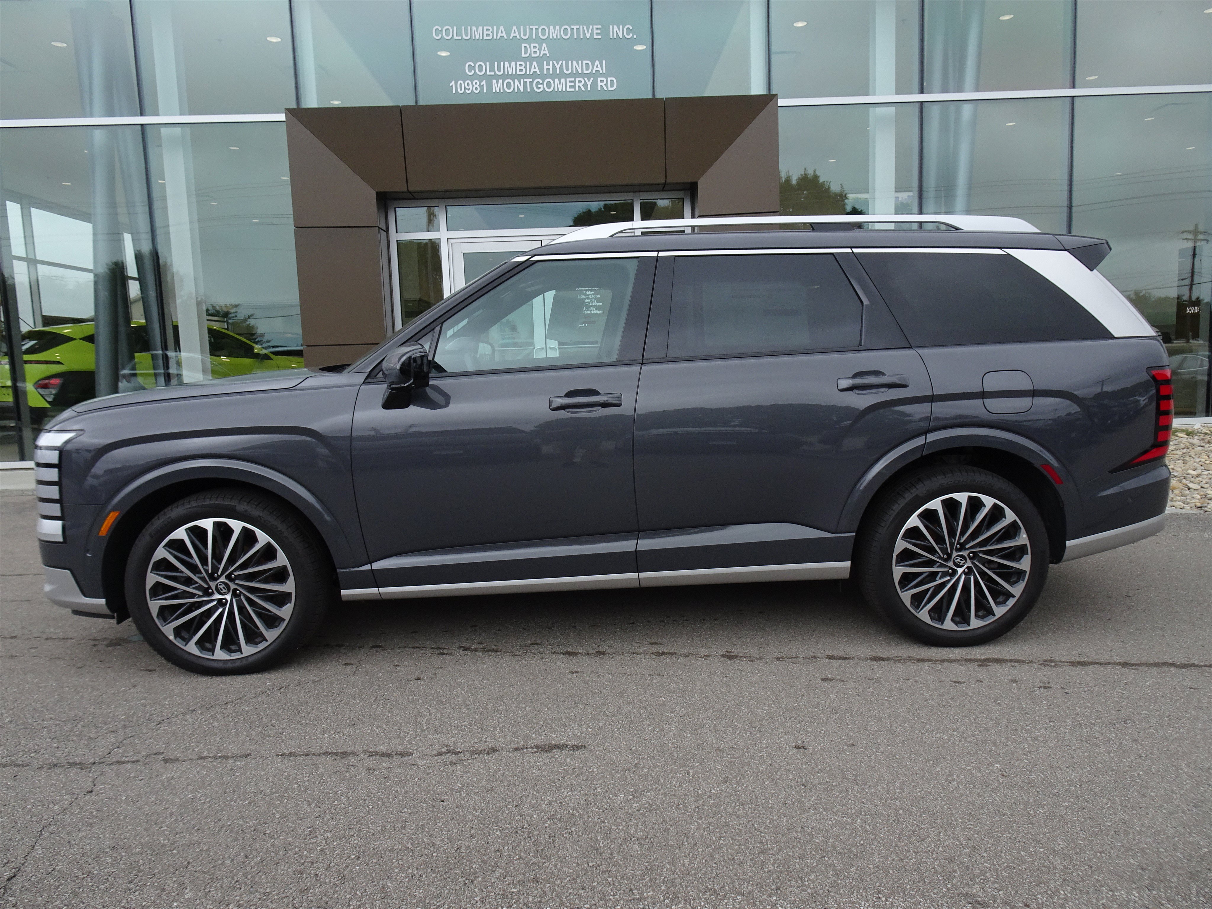 Used 2026 Hyundai Palisade Calligraphy AWD/4WD image 2