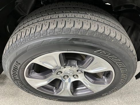 Used 2023 RAM 1500 Laramie AWD/4WD image 18