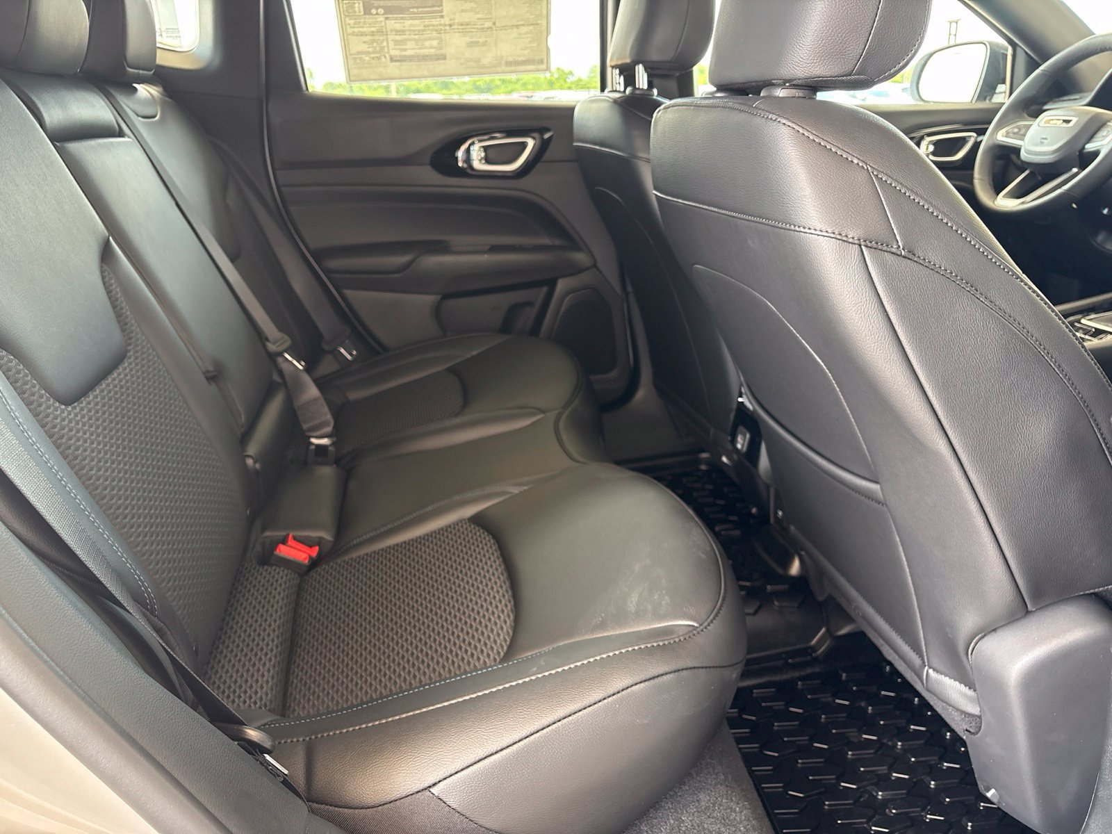 New 2026 Jeep Compass Latitude AWD/4WD image 16