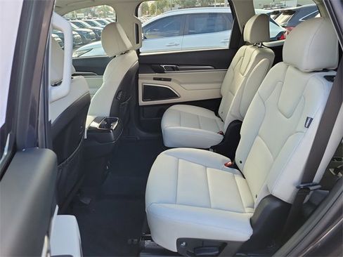 New 2025 Kia Telluride S image 16