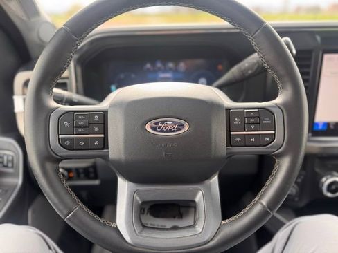 Used 2025 Ford F350 Lariat w/ Lariat Ultimate Package AWD/4WD image 9