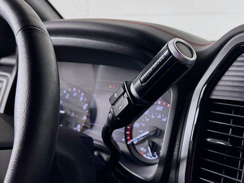 Used 2022 Nissan Titan PRO-4X w/ Pro-4x Convenience Package image 17