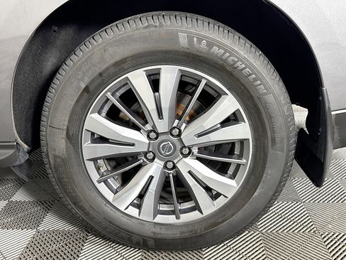 Used 2019 Nissan Pathfinder S AWD/4WD image 36