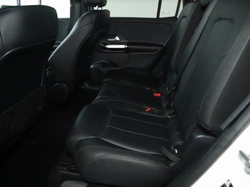 Used 2022 Mercedes-Benz GLB 250 4MATIC image 14