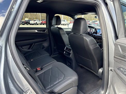 Used 2025 Volkswagen Atlas Cross Sport SE image 26