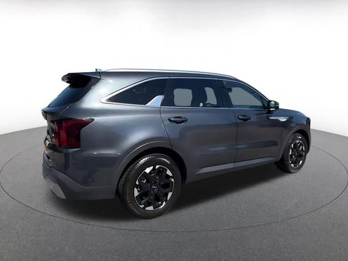 Used 2024 Kia Sorento S FWD image 14