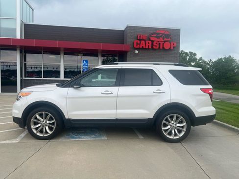 Used 2015 Ford Explorer XLT w/ Equipment Group 202B AWD/4WD image 1