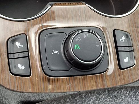 Used 2021 GMC Acadia SLE w/ Driver Convenience Package FWD image 26