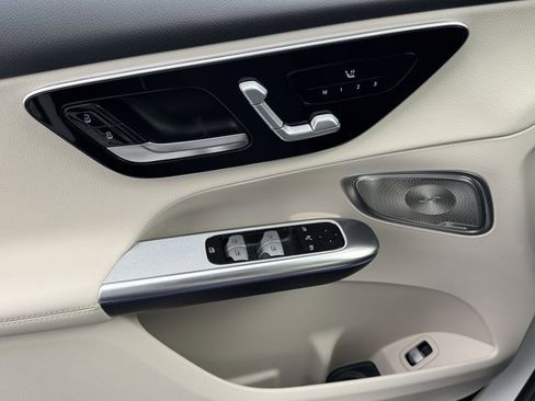 New 2026 Mercedes-Benz GLC 300 4MATIC image 9