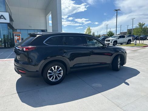 Used 2018 MAZDA CX-9 Touring w/ Touring Premium Package FWD image 2