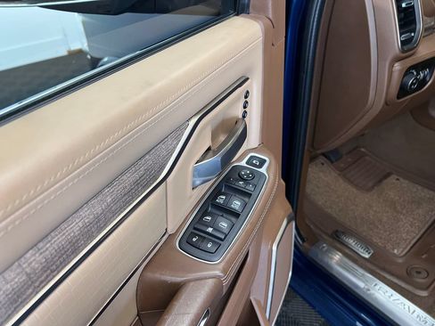 Used 2022 RAM 3500 Limited AWD/4WD image 11