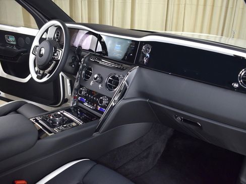 New 2026 Rolls-Royce Cullinan AWD/4WD image 26