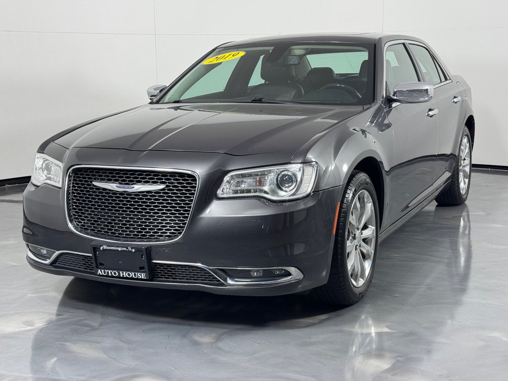 Used 2019 Chrysler 300 Limited AWD/4WD image 7