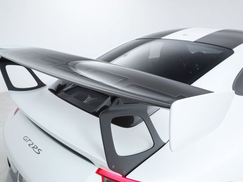 Used 2018 Porsche 911 GT2 RS image 17