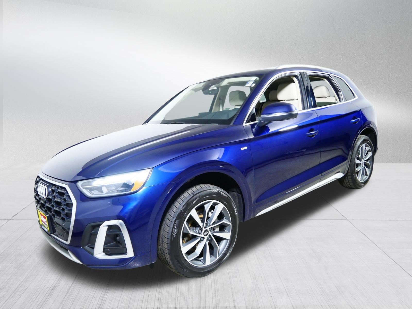 Used 2023 Audi Q5 2.0T Premium Plus w/ Premium Plus Package AWD/4WD image 3