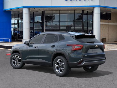 New 2026 Chevrolet Trax LT image 3