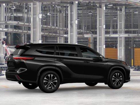 New 2026 Toyota Highlander XLE image 11
