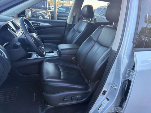 Used 2018 Nissan Pathfinder SL w/ SL Premium Package image 7