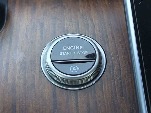 Used 2025 Mercedes-Benz C 300 Sedan image 27