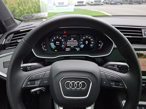 Certified 2025 Audi Q3 2.0T Premium Plus w/ Premium Plus Package image 19