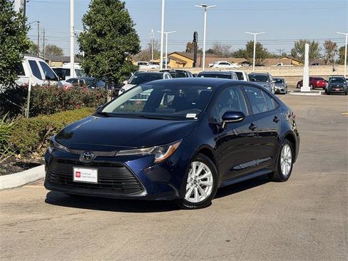 Certified 2025 Toyota Corolla LE image 2
