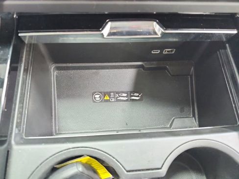 Used 2025 GMC Yukon XL Denali image 30