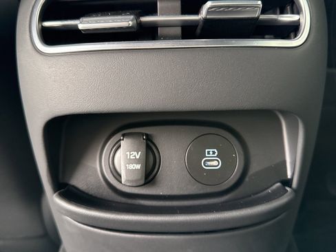 Used 2025 Genesis G90 3.5T image 14