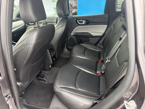 Used 2024 Jeep Compass Limited AWD/4WD image 9
