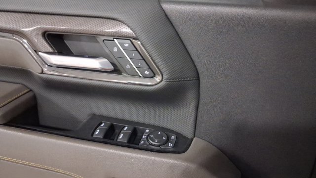 Used 2024 Chevrolet Silverado 2500 ZR2 w/ Technology Package AWD/4WD image 37