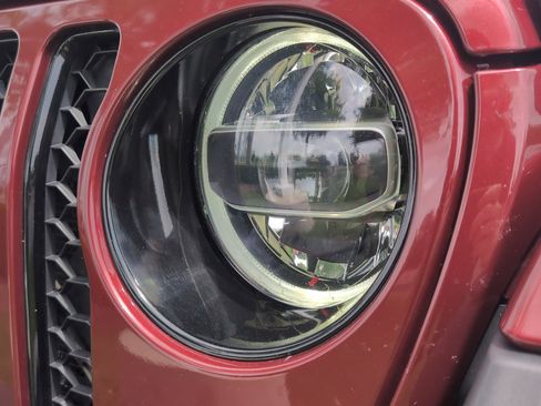 Used 2021 Jeep Wrangler Unlimited Sahara AWD/4WD image 6