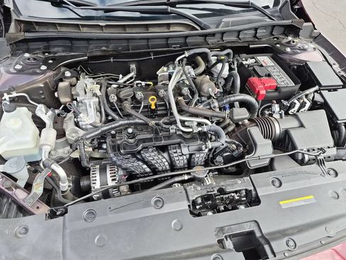 Used 2025 Nissan Altima 2.5 SV FWD image 35