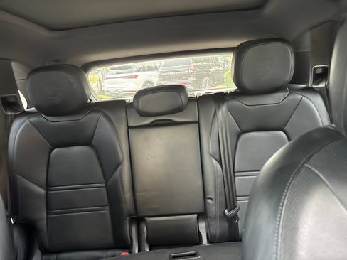 Used 2019 Porsche Cayenne S AWD/4WD image 12